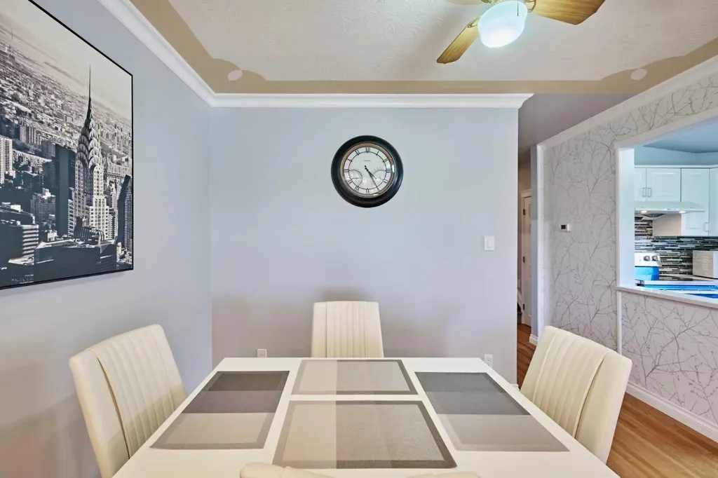 812A 69 Avenue SW Calgary AB T2V 0P3