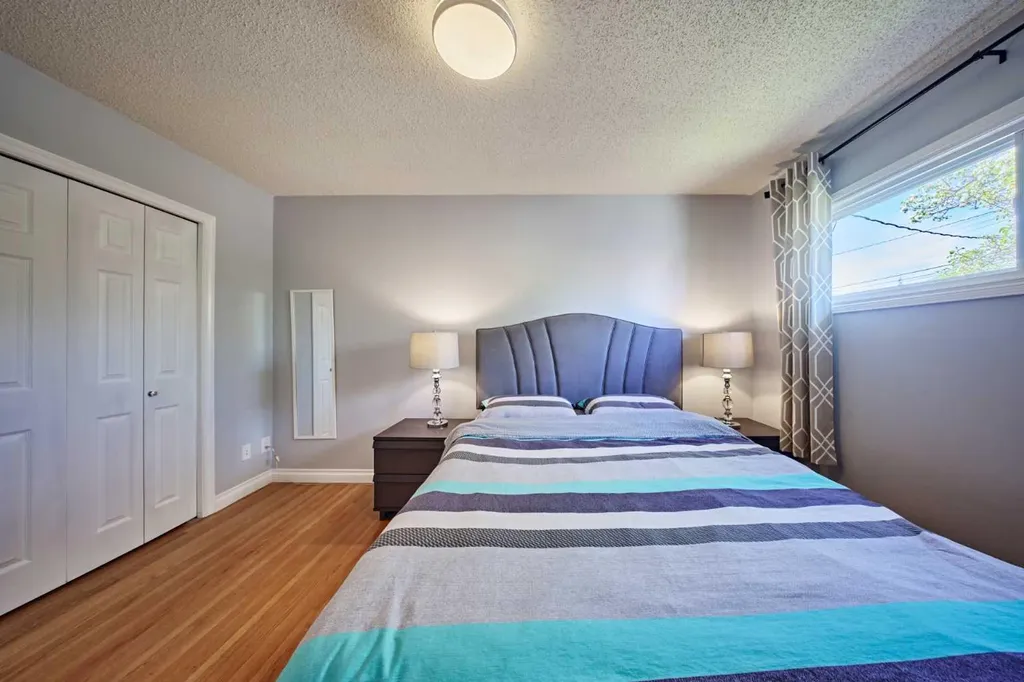 812A 69 Avenue SW Calgary AB T2V 0P3