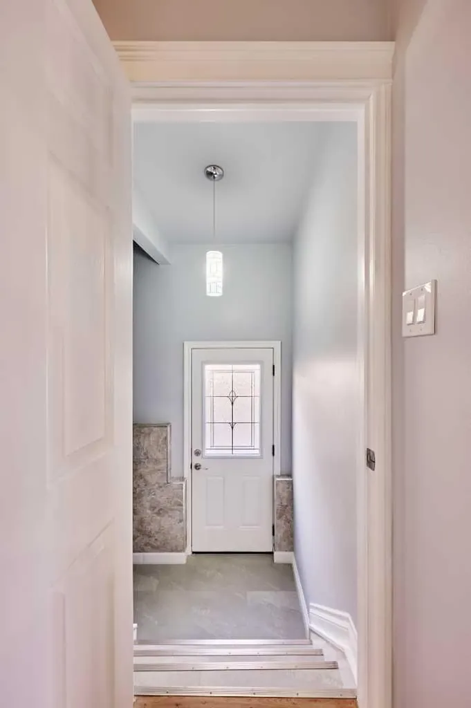 812A 69 Avenue SW Calgary AB T2V 0P3