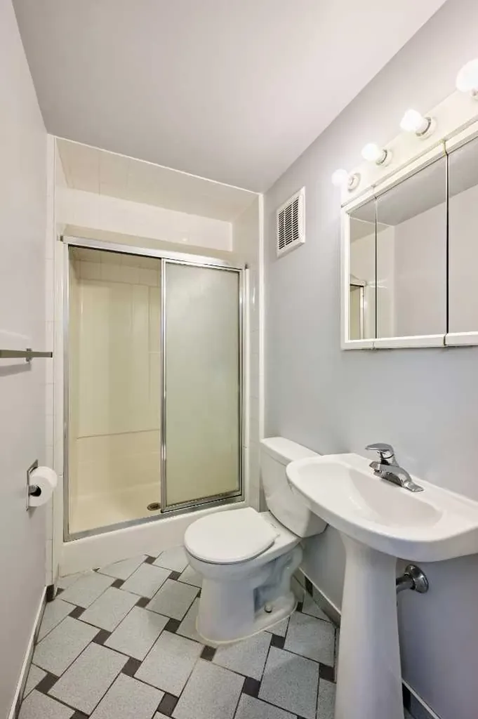 812A 69 Avenue SW Calgary AB T2V 0P3