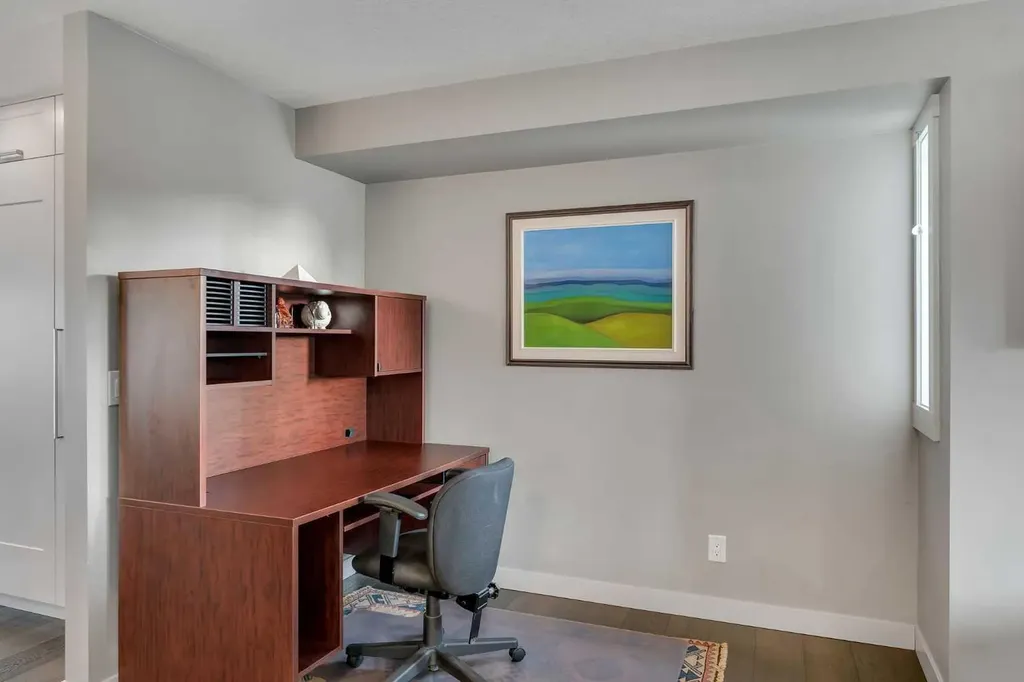 760 West Chestermere Drive Chestermere AB T1X 1B5