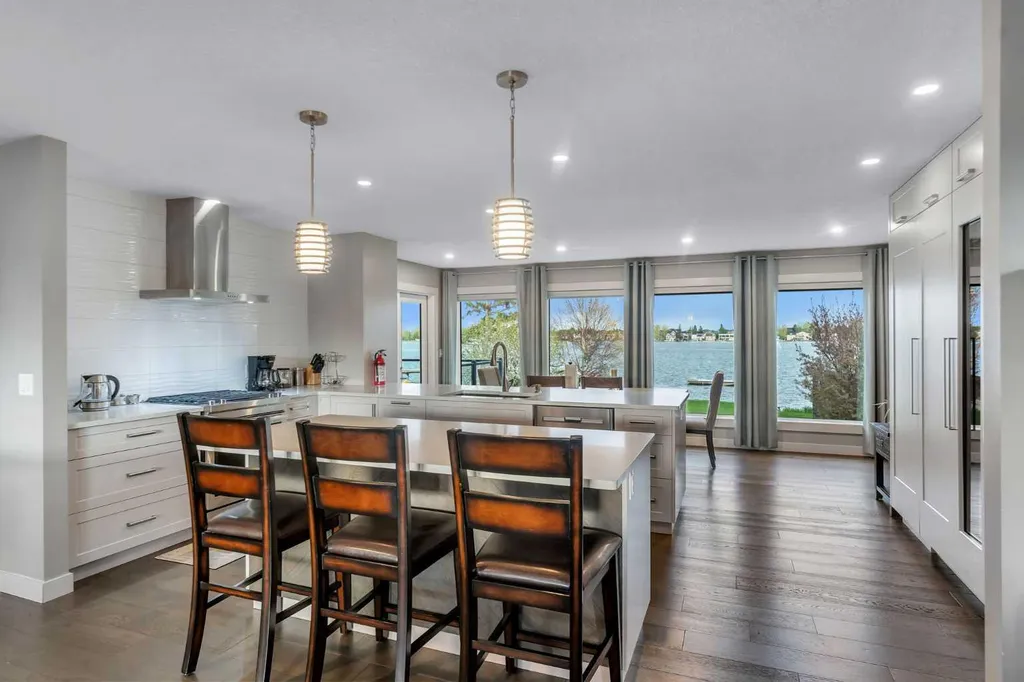 760 West Chestermere Drive Chestermere AB T1X 1B5