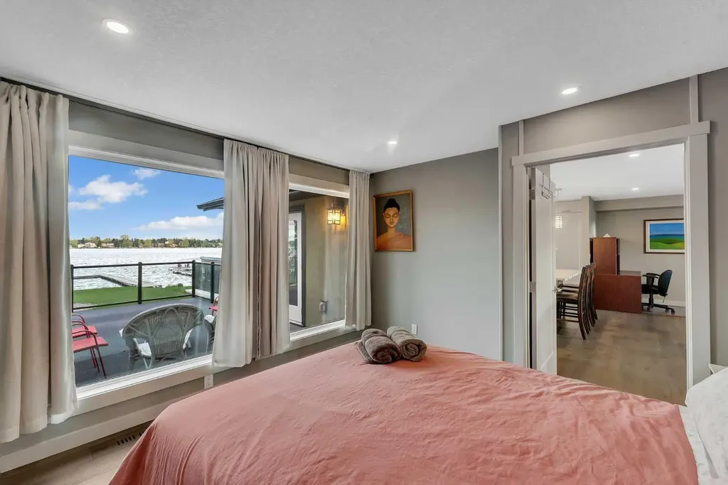 760 West Chestermere Drive Chestermere AB T1X 1B5