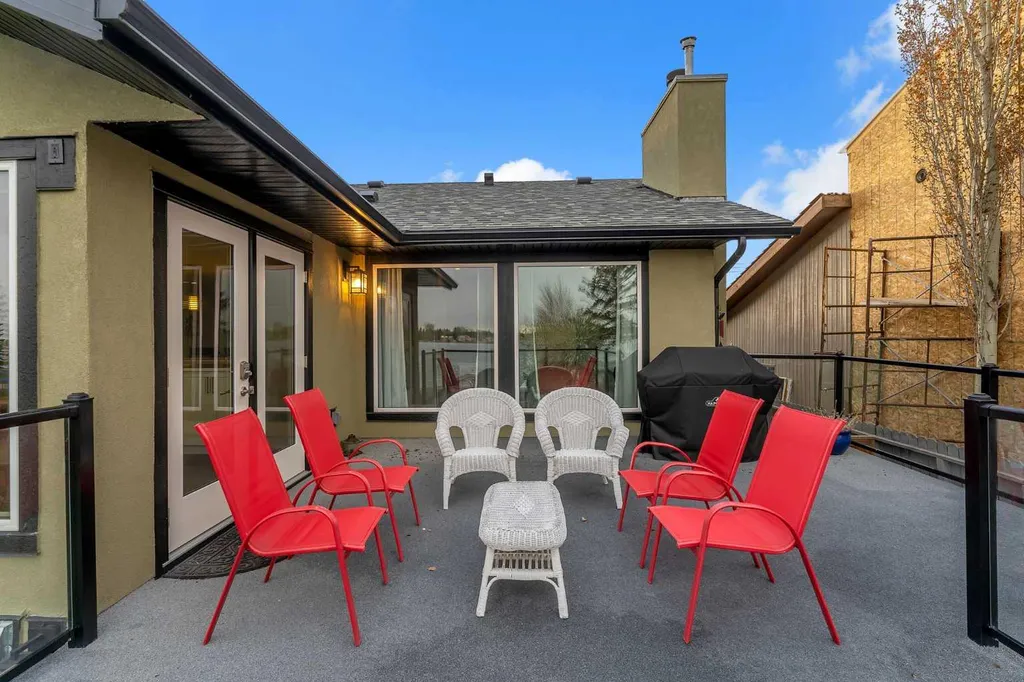 760 West Chestermere Drive Chestermere AB T1X 1B5