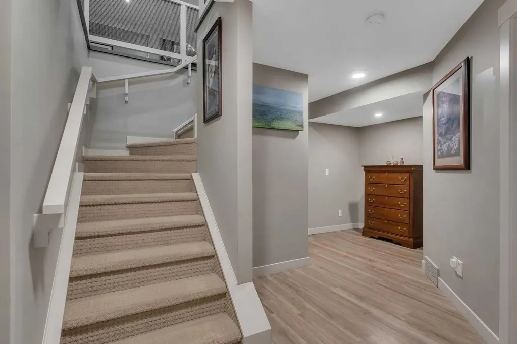 760 West Chestermere Drive Chestermere AB T1X 1B5