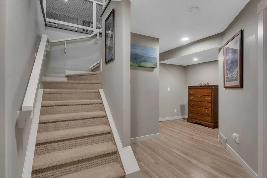 760 West Chestermere Drive Chestermere AB T1X 1B5