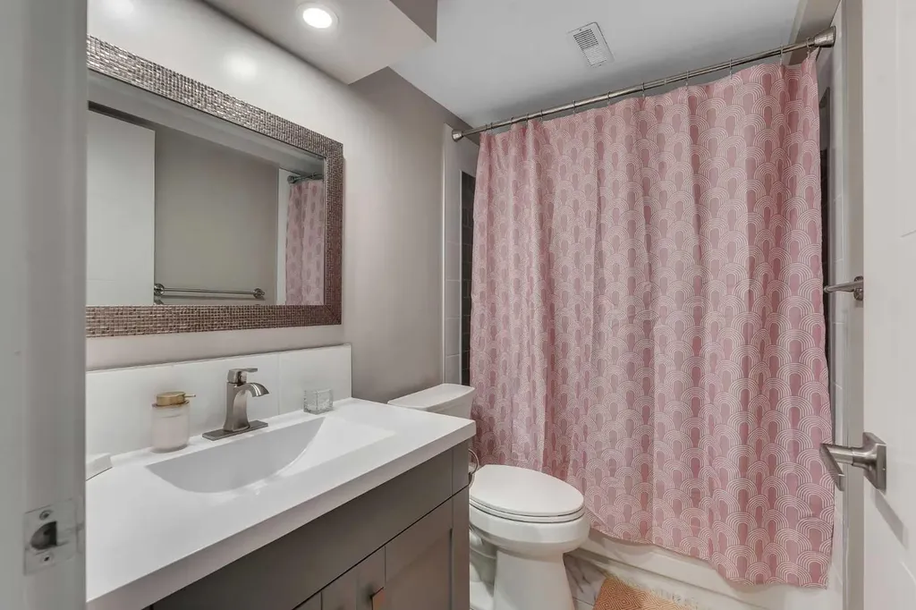 760 West Chestermere Drive Chestermere AB T1X 1B5