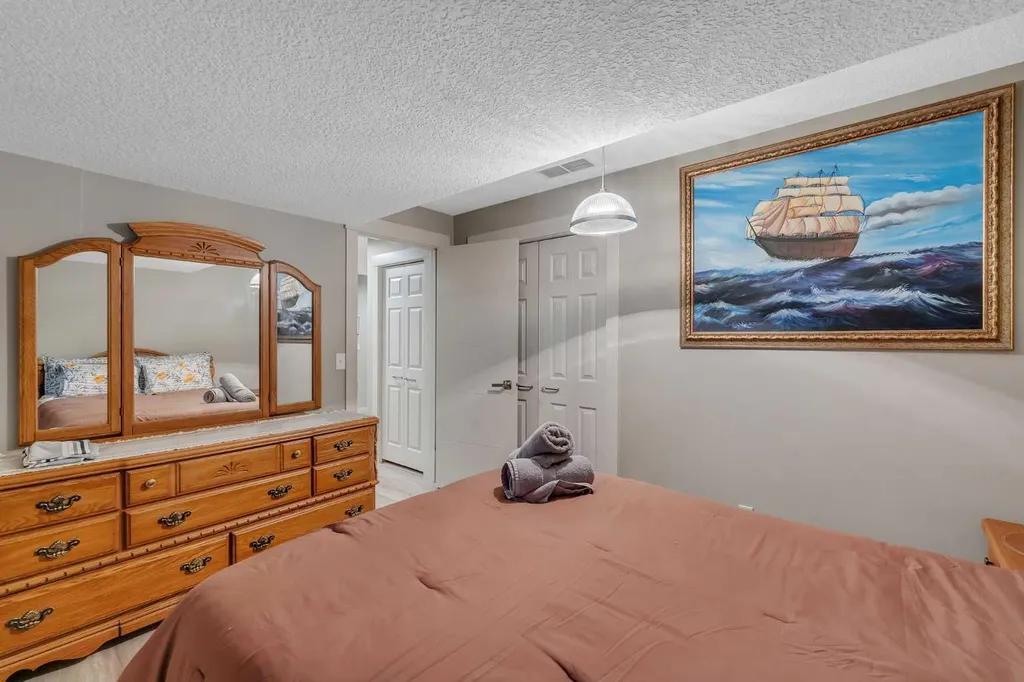 760 West Chestermere Drive Chestermere AB T1X 1B5