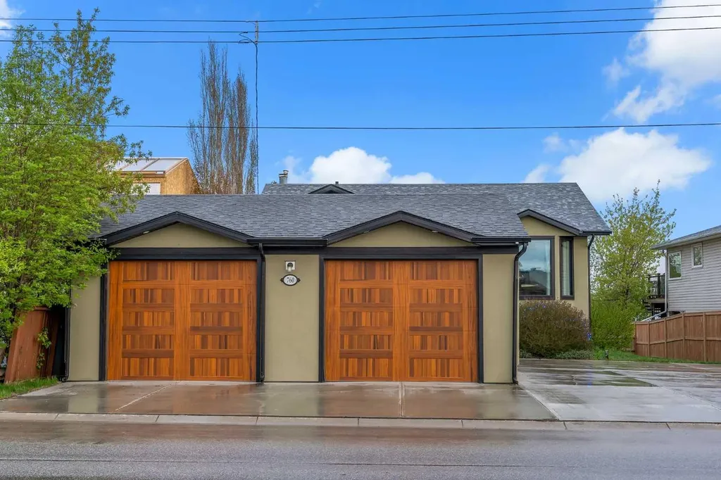 760 West Chestermere Drive Chestermere AB T1X 1B5