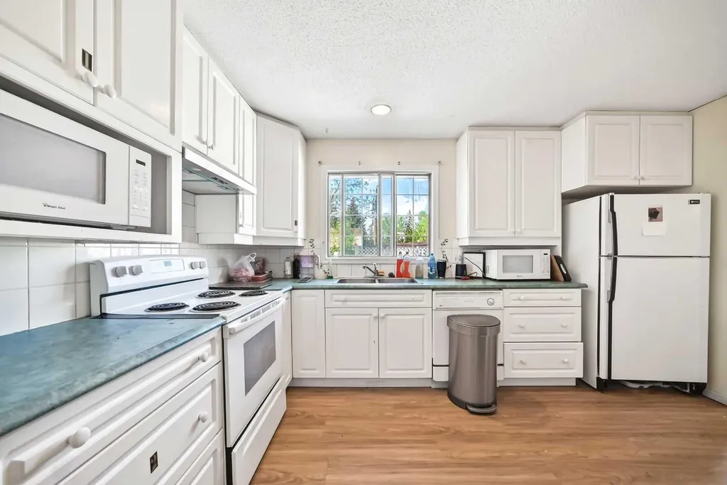 5051 Vantage Crescent NW Calgary AB T3A1X6