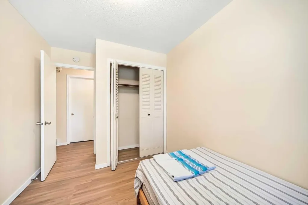 5051 Vantage Crescent NW Calgary AB T3A1X6