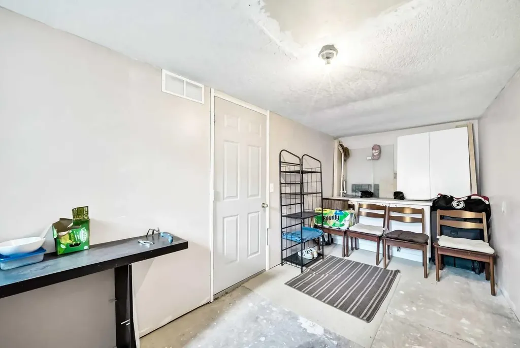 5051 Vantage Crescent NW Calgary AB T3A1X6