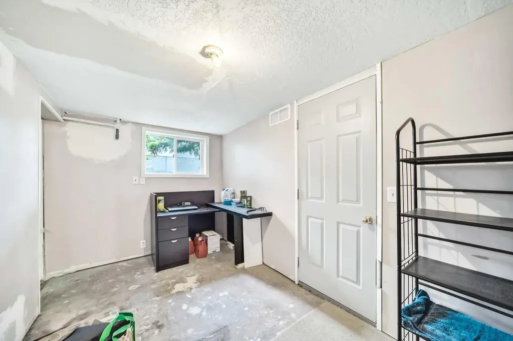 5051 Vantage Crescent NW Calgary AB T3A1X6