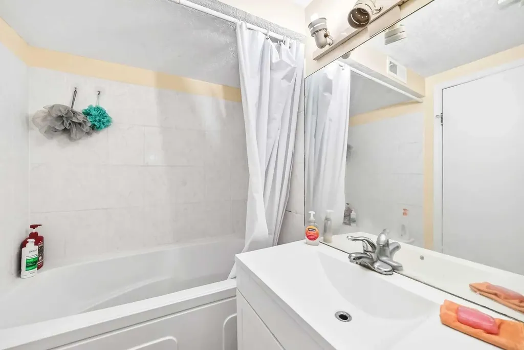 5051 Vantage Crescent NW Calgary AB T3A1X6