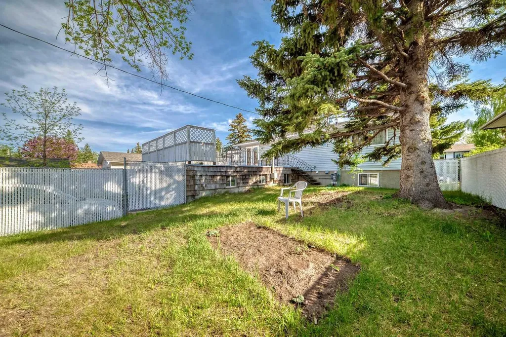 5051 Vantage Crescent NW Calgary AB T3A1X6