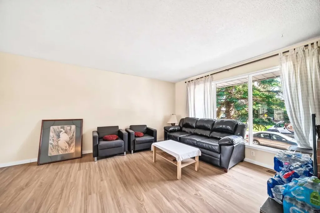 5051 Vantage Crescent NW Calgary AB T3A1X6