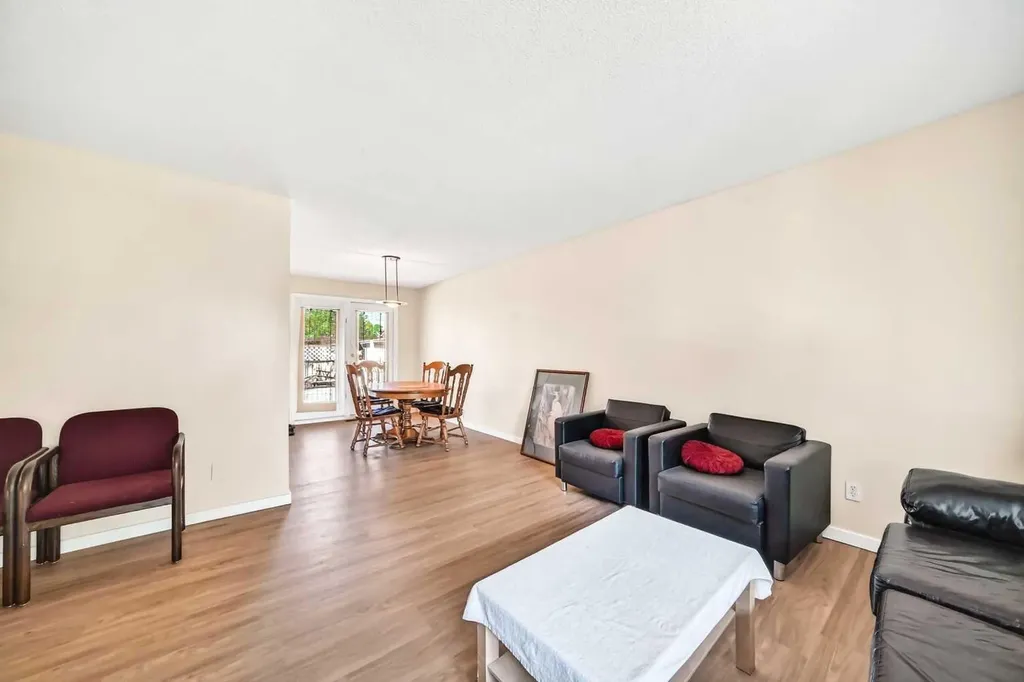 5051 Vantage Crescent NW Calgary AB T3A1X6