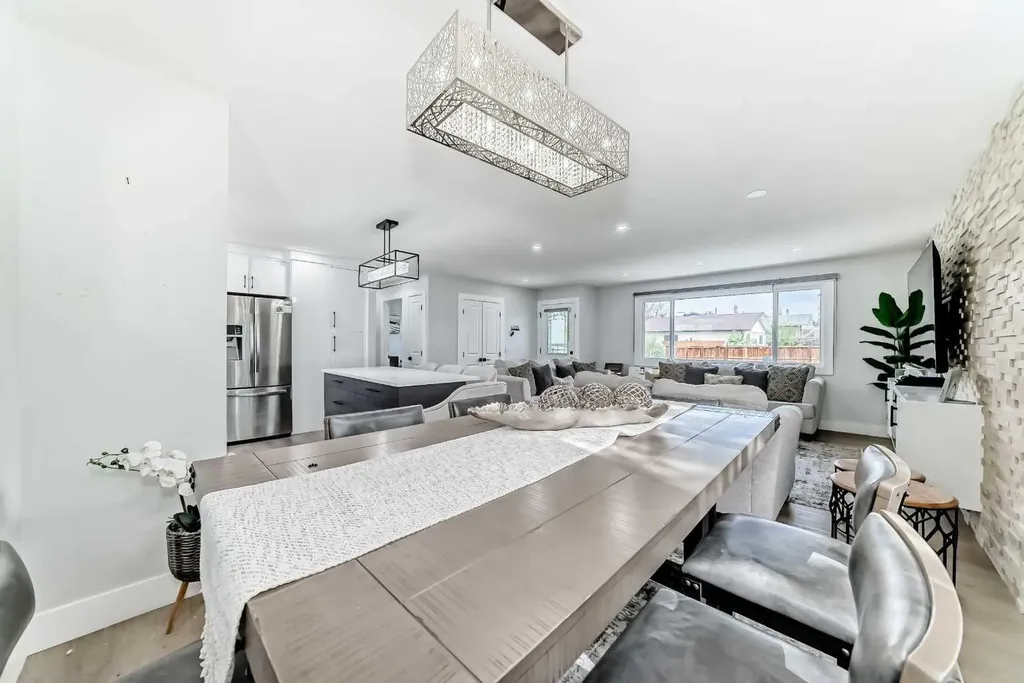 12 Rundleson Way NE Calgary AB T1Y 3N6