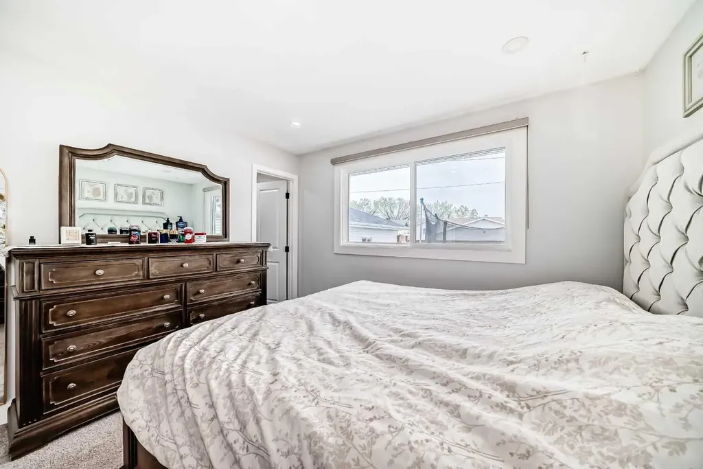 12 Rundleson Way NE Calgary AB T1Y 3N6
