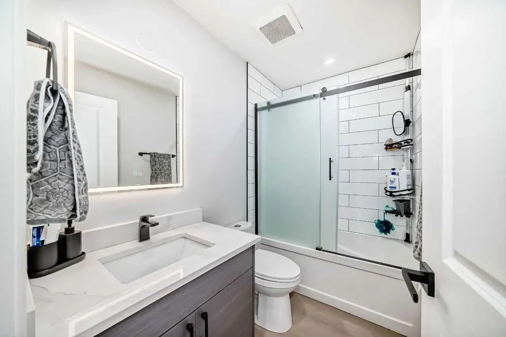 12 Rundleson Way NE Calgary AB T1Y 3N6