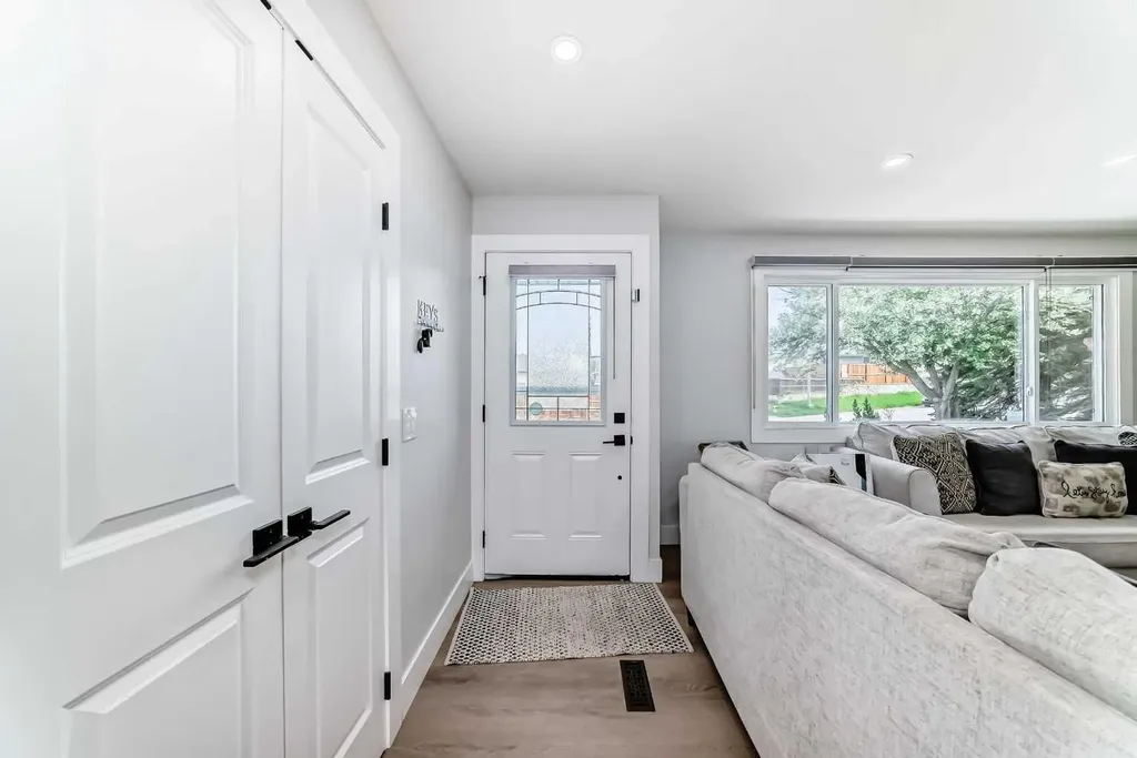 12 Rundleson Way NE Calgary AB T1Y 3N6