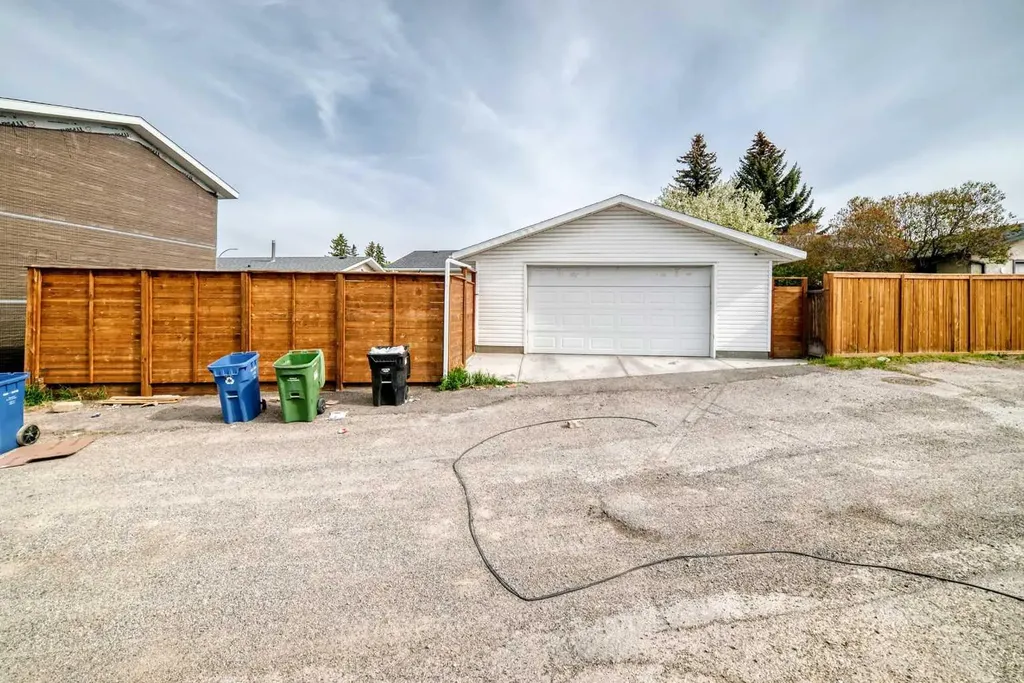 12 Rundleson Way NE Calgary AB T1Y 3N6