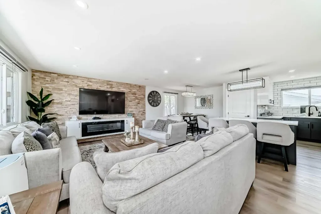 12 Rundleson Way NE Calgary AB T1Y 3N6