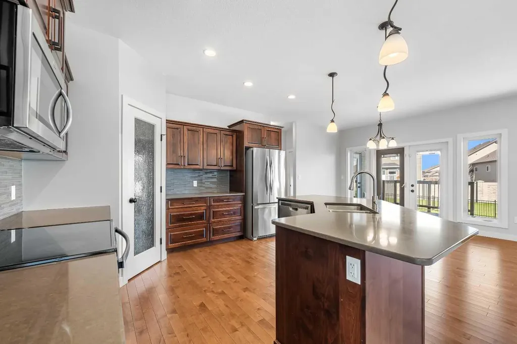 2715 73 Avenue Lloydminster AB T9V 3L7