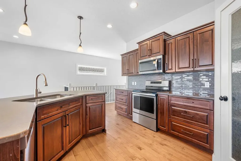 2715 73 Avenue Lloydminster AB T9V 3L7