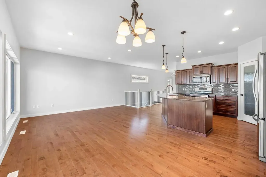 2715 73 Avenue Lloydminster AB T9V 3L7