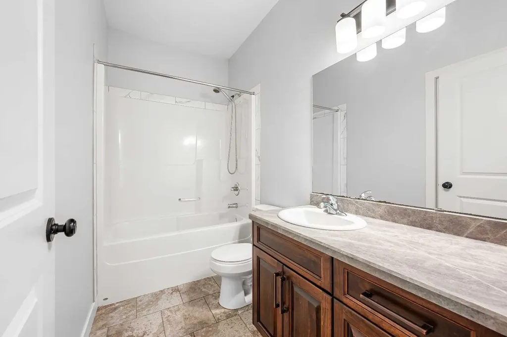2715 73 Avenue Lloydminster AB T9V 3L7