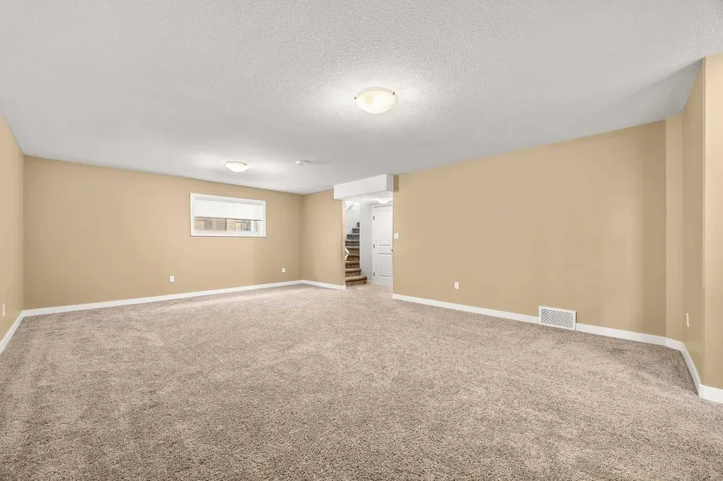 2715 73 Avenue Lloydminster AB T9V 3L7