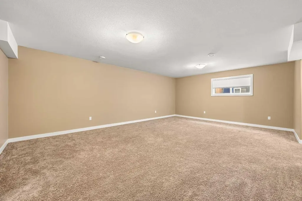2715 73 Avenue Lloydminster AB T9V 3L7
