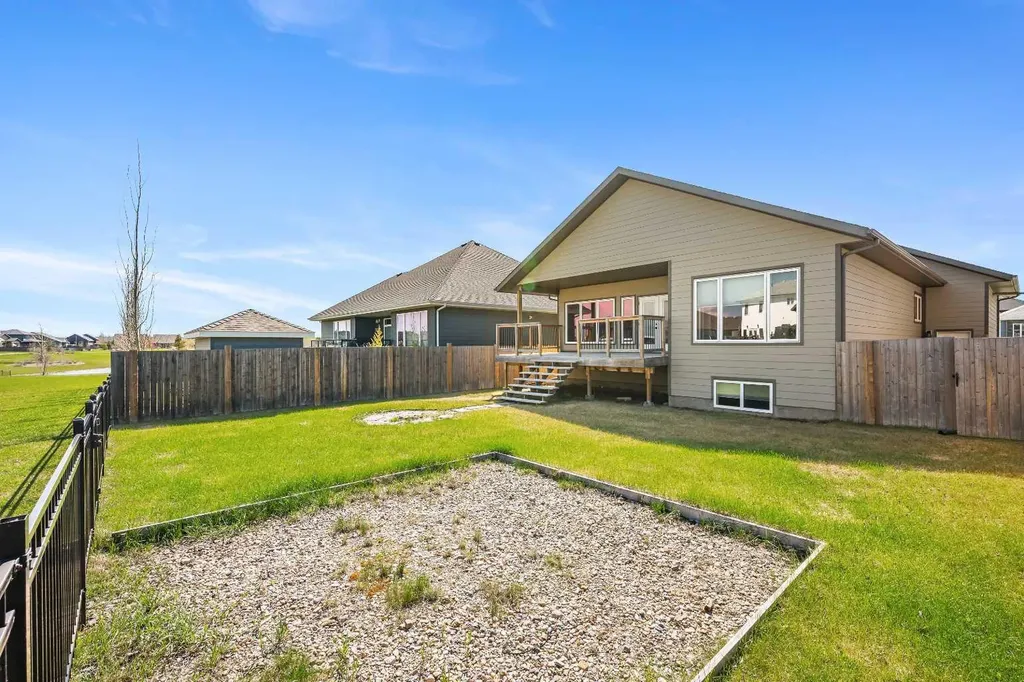 2715 73 Avenue Lloydminster AB T9V 3L7