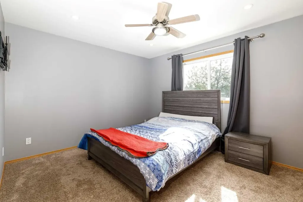4458 54a Avenue Innisfail AB T4G1Y3