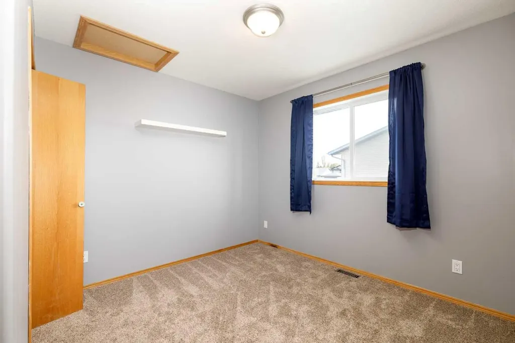4458 54a Avenue Innisfail AB T4G1Y3