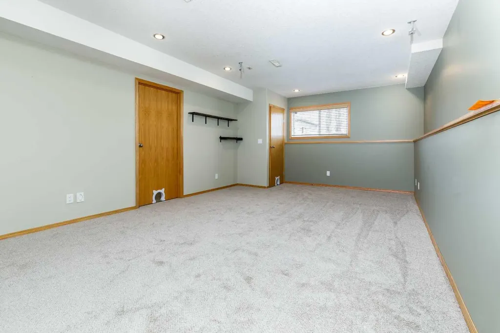 4458 54a Avenue Innisfail AB T4G1Y3