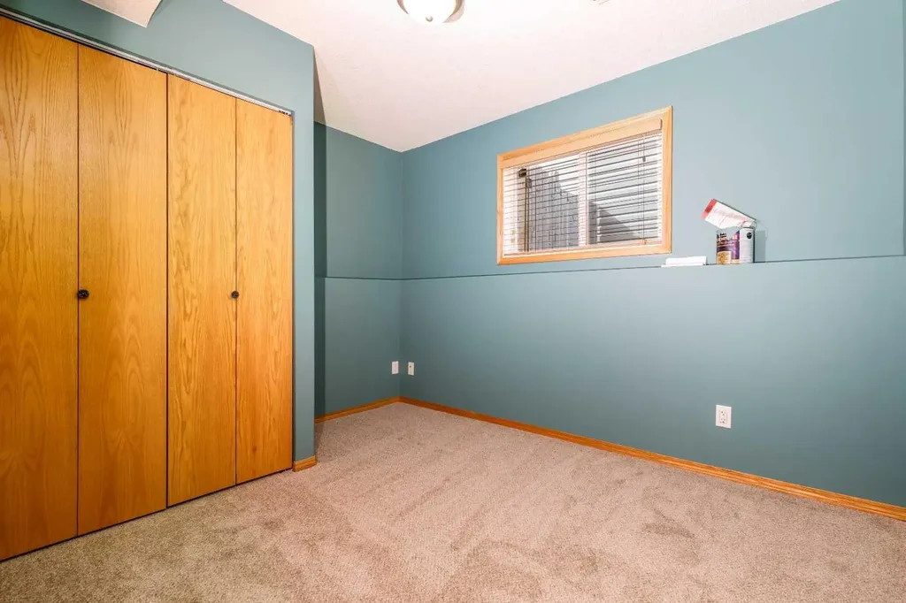 4458 54a Avenue Innisfail AB T4G1Y3
