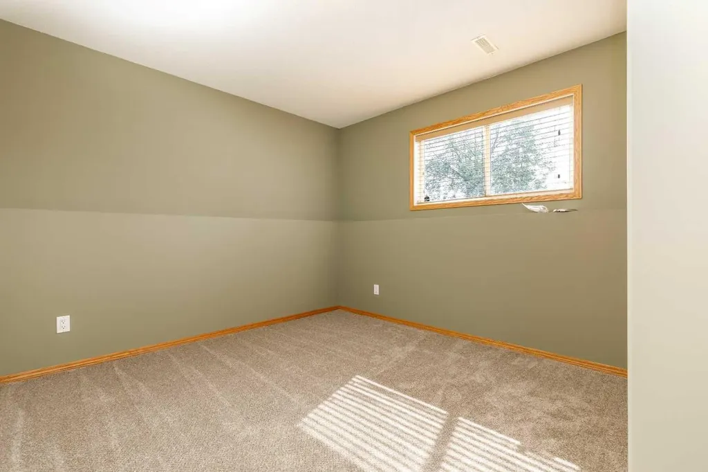 4458 54a Avenue Innisfail AB T4G1Y3