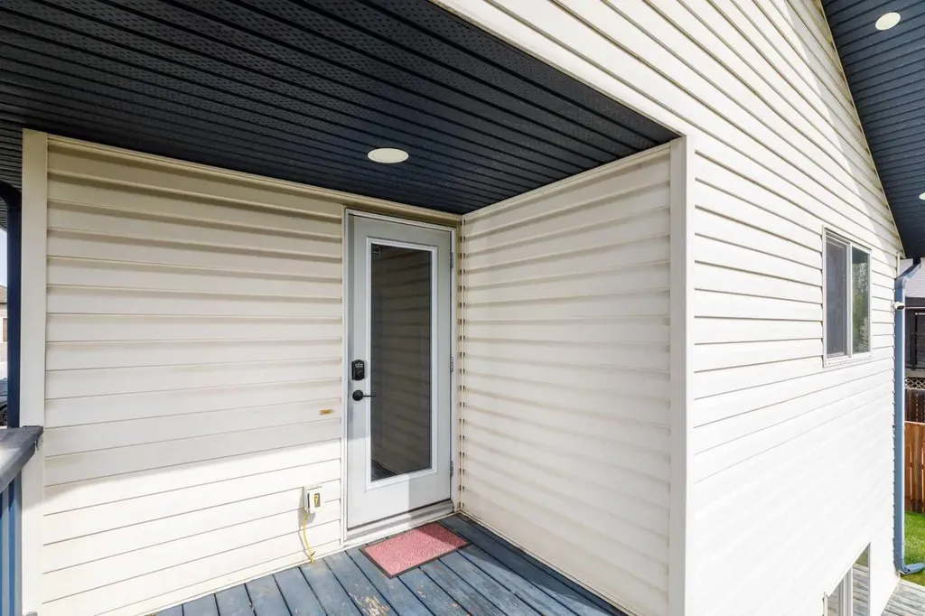 4458 54a Avenue Innisfail AB T4G1Y3