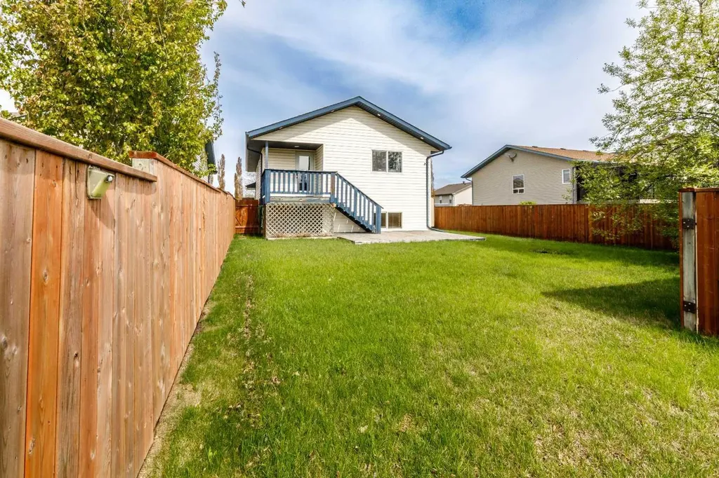 4458 54a Avenue Innisfail AB T4G1Y3