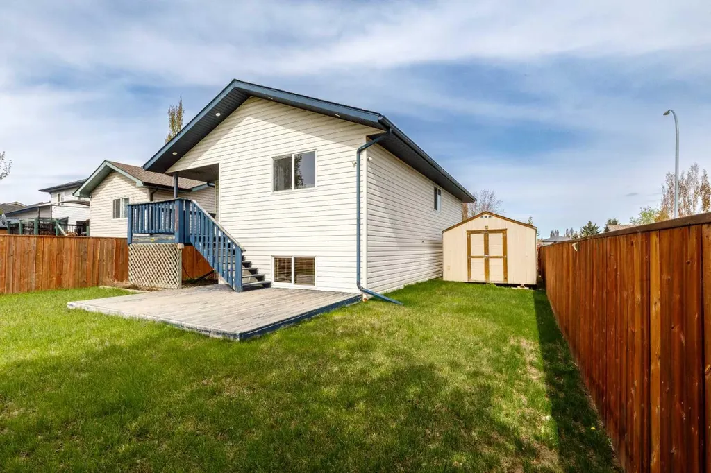 4458 54a Avenue Innisfail AB T4G1Y3