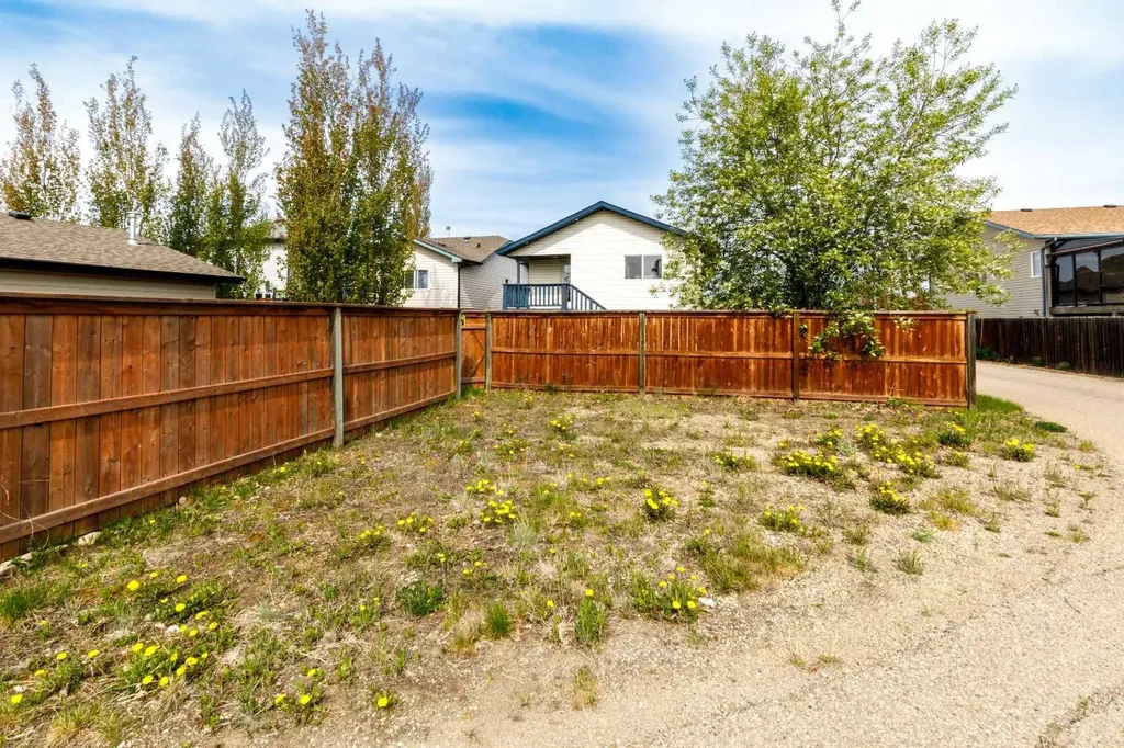 4458 54a Avenue Innisfail AB T4G1Y3