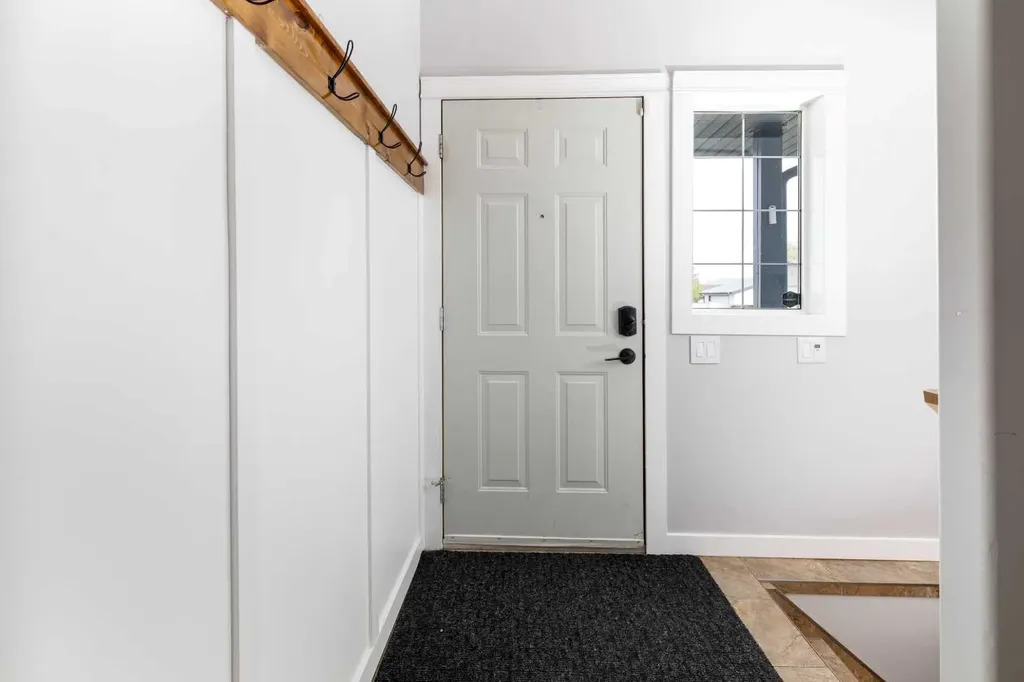 4458 54a Avenue Innisfail AB T4G1Y3