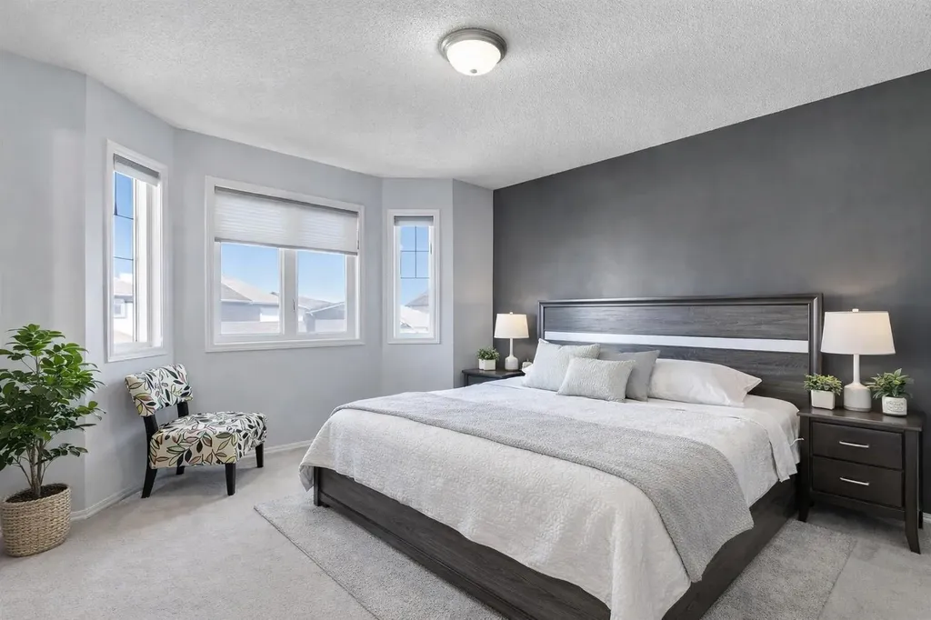 83 Luxstone Crescent SW Airdrie AB T4B 2W7