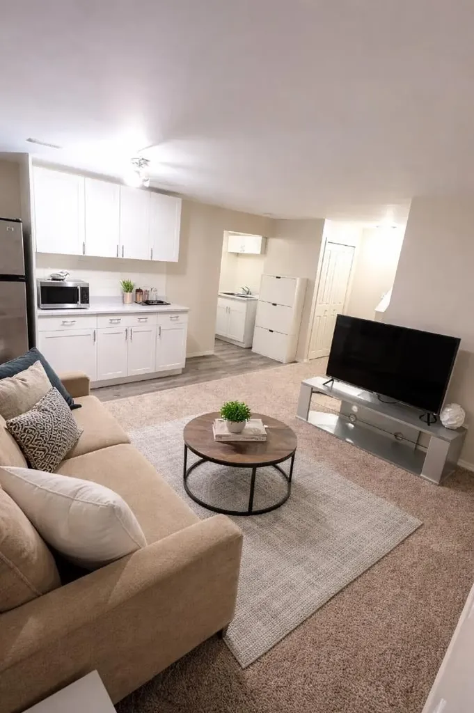 83 Luxstone Crescent SW Airdrie AB T4B 2W7