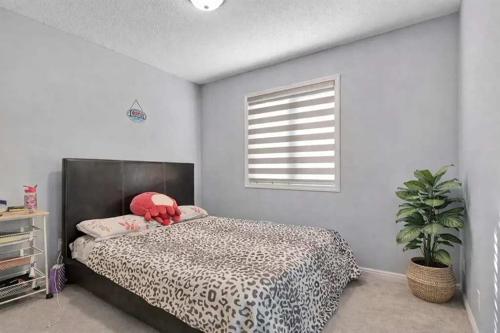 83 Luxstone Crescent SW Airdrie AB T4B 2W7