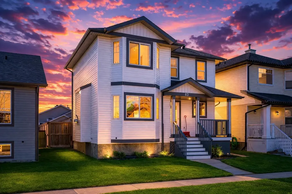83 Luxstone Crescent SW Airdrie AB T4B 2W7