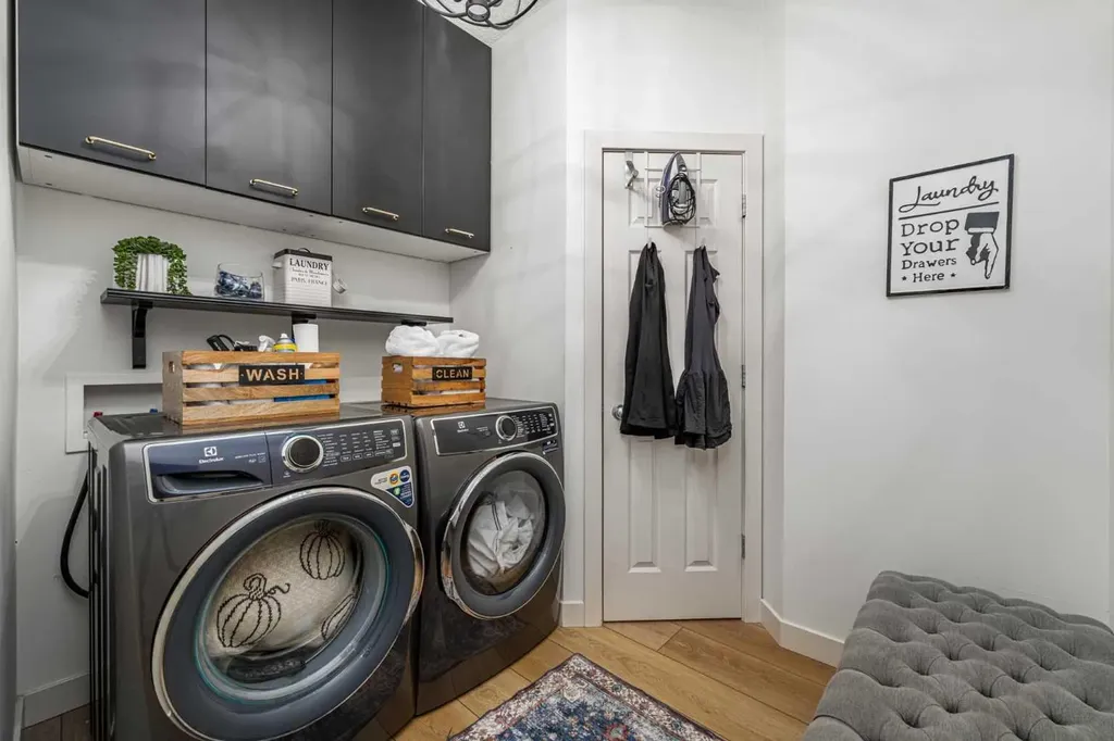 77 Everbrook Drive SW Calgary AB T2Y 0A4