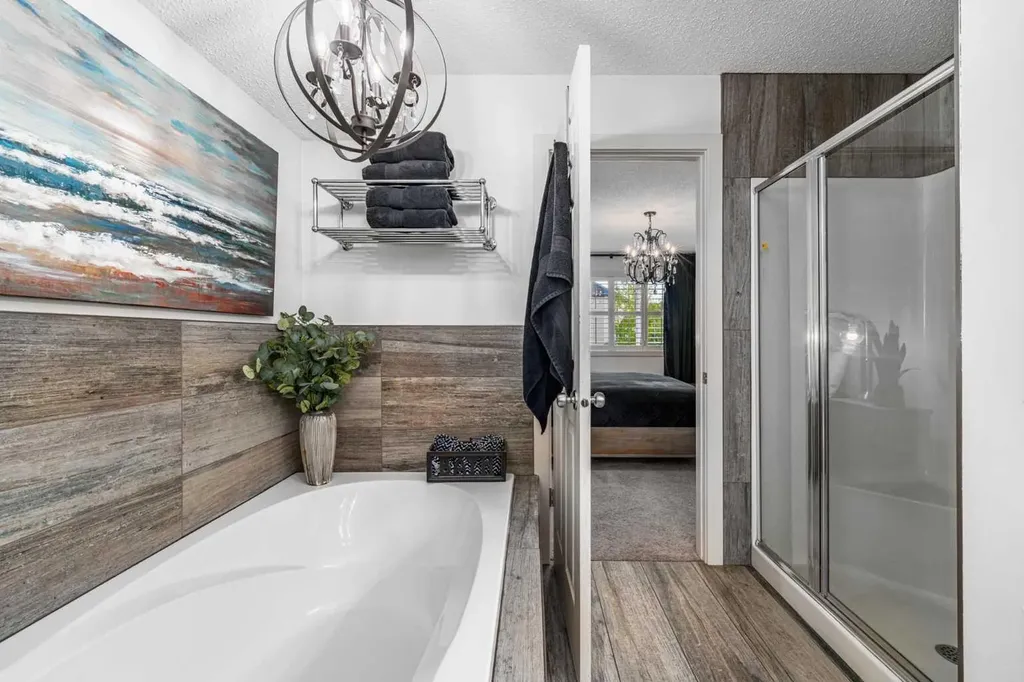 77 Everbrook Drive SW Calgary AB T2Y 0A4